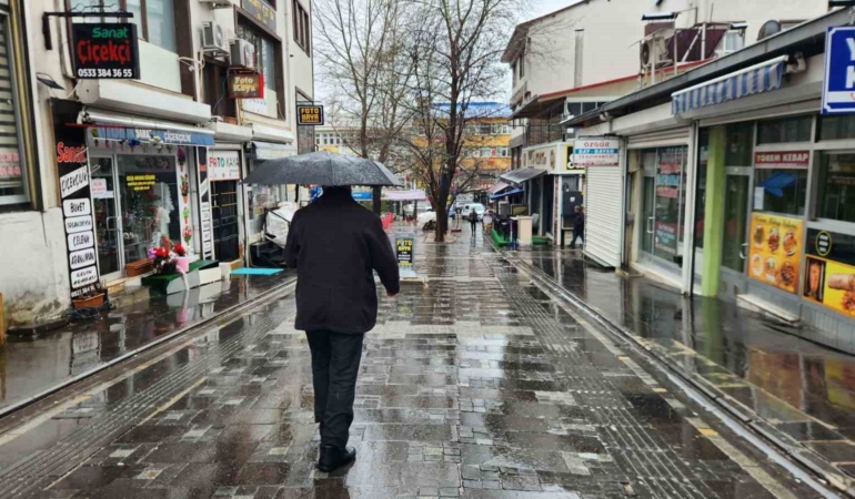 tuncelide-kiyamet-gibi-saganak-yagislar-etkili-oluyor-xg2ep3nP.jpg