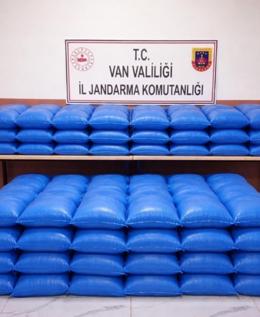 vanda-6-milyon-tl-degerinde-kacak-malzeme-yakalandi-tGmRK9R4.jpg