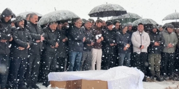 vandaki-kaza-sonrasi-hayatini-kaybeden-ailenin-yan-yana-defni-afhfANdi.jpg
