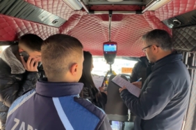 yuksekovada-yolcu-minibusleri-uzerinde-siki-denetim-gerceklestirildi-e4PrcR2F.jpg