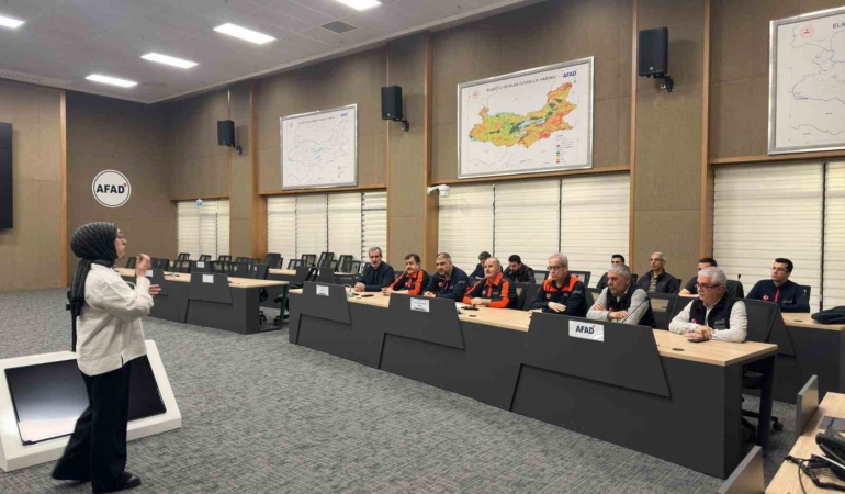 afad-personeli-icin-isaret-dili-egitimi-basladi-IudBWaLK.jpg