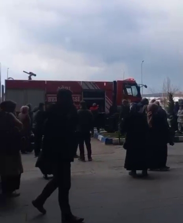 agri-hastanesinde-yangin-panigi-gozler-olayda-IAjXnhbD.jpg