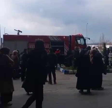 agri-hastanesinde-yangin-panigi-gozler-olayda-IAjXnhbD.jpg