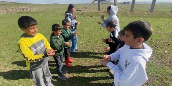 Ağrı’nın Köy Çocukları: Geleneksel Oyunlarla Büyüyen Nesil