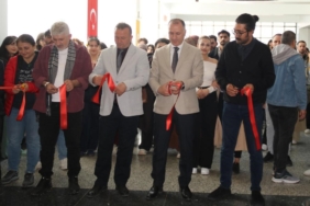 akademisyenlerin-sanat-eserleri-sanatseverlerle-bulusuyor-Oe9FcWyQ.jpg
