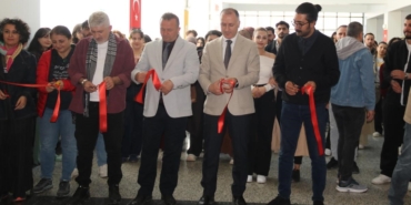 akademisyenlerin-sanat-eserleri-sanatseverlerle-bulusuyor-Oe9FcWyQ.jpg