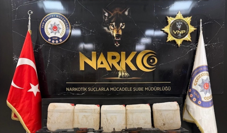 baskalede-tarihi-162-kilo-asetik-anhidrit-yakalandi-j4WQhLvj.jpg