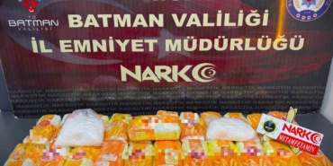 batmanda-aracta-24-kilo-600-gram-metamfetamin-ele-gecirildi-mne5p8a6.jpg