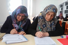 battalgazide-yaslilar-icin-okuma-yazma-destek-programi-PbfwHcVJ.jpg