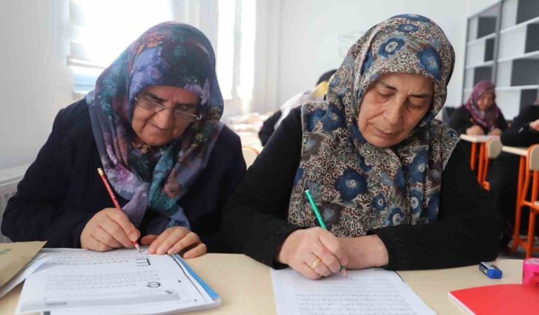 battalgazide-yaslilar-icin-okuma-yazma-destek-programi-PbfwHcVJ.jpg