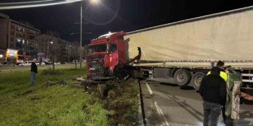 bingolde-tir-refuje-girdi-buyuk-bir-felaketin-esiginden-donuldu-CdMyWUWM.jpg