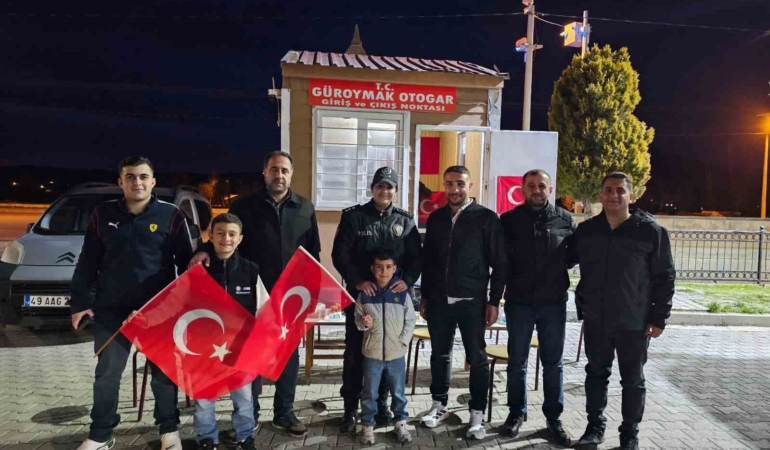 bitliste-kavga-ihbarina-gelen-polislere-yapilan-pastali-surpriz-pIxB7946.jpg