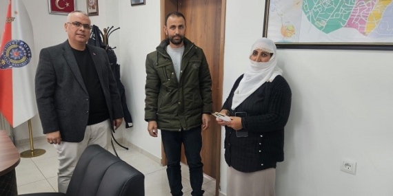 Bulanık’ta Dürüstlük Örneği: Para Dolu Cüzdan Sahiplerine İade Edildi
