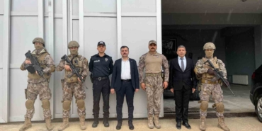 dicle-kaymakami-atis-emniyet-personeliyle-bulustu-b1u7hIwk.jpg