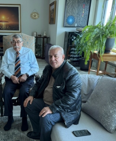 diyarbakir-derman-babasindan-eski-bakan-aksuya-ozel-vefa-ziyareti-SM5UV2j2.jpg