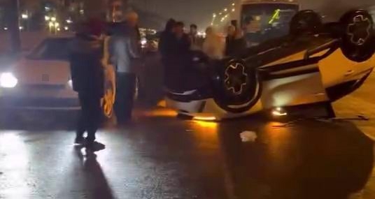 Diyarbakır’da Otomobilin Takla Attığı Kaza: 1 Kişi Yaralandı