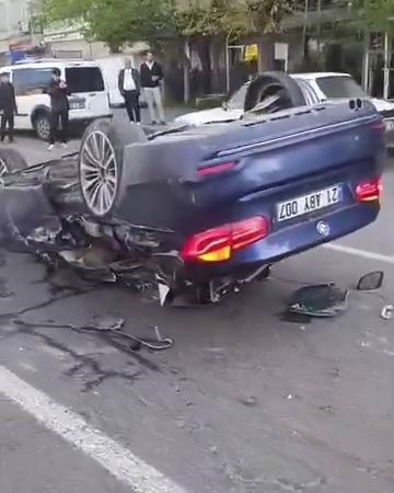 diyarbakirda-zincirleme-trafik-kazasi-takla-atan-aracta-2-yarali-uDED15ck.jpg