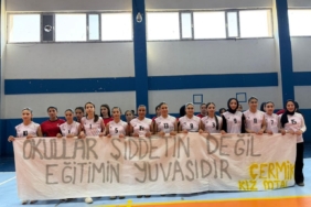 diyarbakirli-ogrencilerin-duygusal-pankarti-gozleri-yasartti-P5MOHgKu.jpg