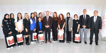 elazigda-basariyi-yakalamis-ogrenciler-odullendirildi-1S3OYQJP.jpg