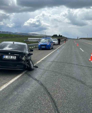 elazigda-meydana-gelen-trafik-kazasinda-4-kisi-yaralandi-afWxdFU5.jpg