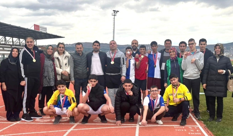 elazigda-ozel-sporcularin-masa-tenisi-ve-atletizm-yarismalari-coskusu-5MYp9lZI.jpg