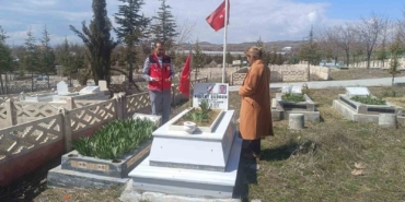elazigda-sehit-kabirlerine-anlamli-ziyaret-9DqvitUk.jpg