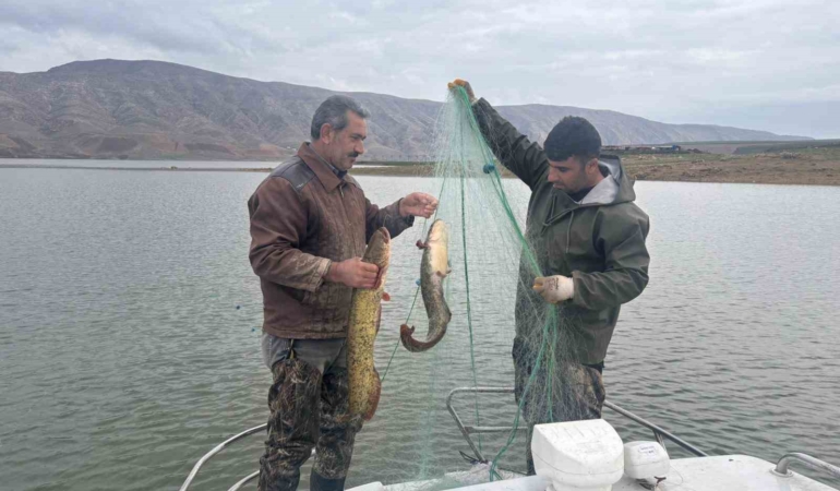 elazigda-su-urunleri-arastirmalari-devam-ediyor-E5RCq95Q.jpg