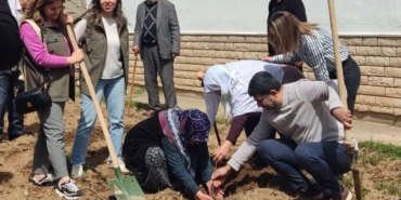elazigda-yesil-gelecek-icin-fidan-dikme-senligi-Yn2hf3OR.jpg