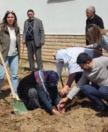 elazigda-yesil-gelecek-icin-fidan-dikme-senligi-Yn2hf3OR.jpg