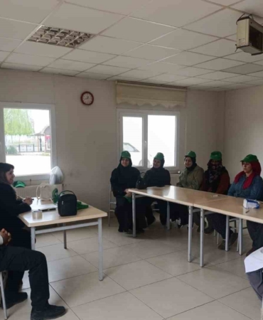 elazigli-kadin-ureticilere-yenilikci-tarim-egitimi-verildi-YeGcL8bw.jpg