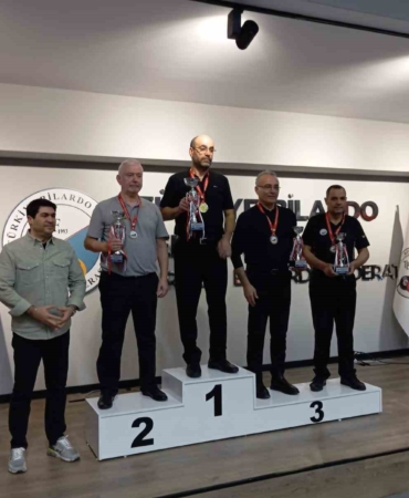 elazigli-yetkin-celikel-3-bant-bilardoda-turkiye-ucuncusu-olmayi-basardi-AIzj1k8p.jpg