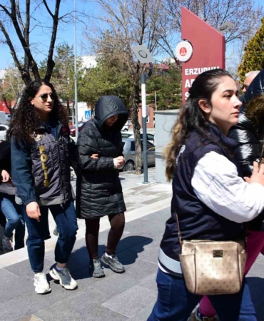 erzurumda-masaj-salonu-maskesiyle-fuhus-cetesi-cokertildi-YZXnpjnk.jpg