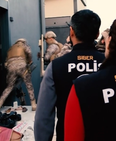 gaziantep-merkezli-14-ilde-dolandiricilikta-gozalti-sayisi-58e-ulasti-Ob8uWy2z.jpg