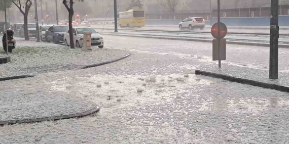 Gaziantep’te Ceviz Büyüklüğünde Dolu Yağışı Oluştu