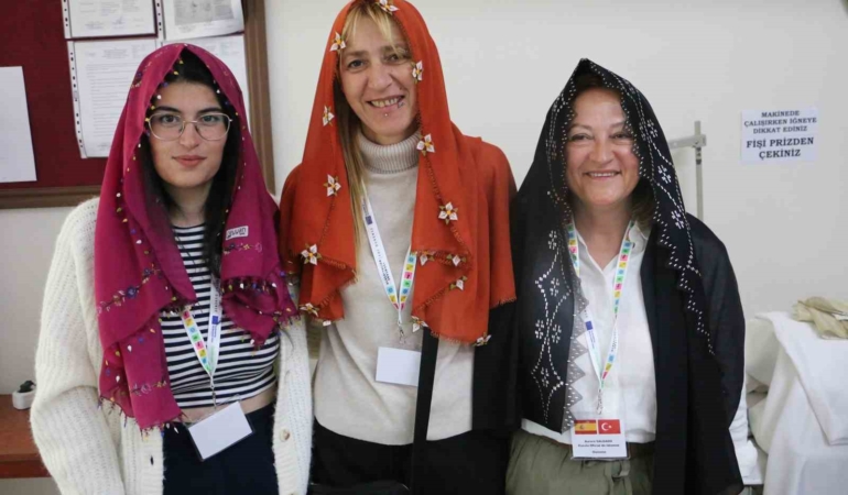 ispanyol-turistlerin-diyarbakir-ziyareti-ab-projesi-cercevesinde-PRmGDJqs.jpg