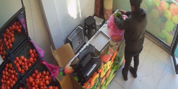 Kasada Kimse Yokken Parasını Bırakan Müşteriye Esnafın Teşekkürü