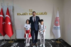 kocakoyde-cocuklara-temsili-kaymakamlik-sertifikasi-toreni-duzenlendi-uiluxQN5.jpg