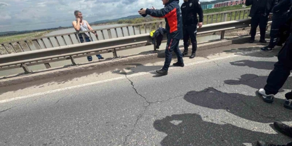 Köprüden Atlama Tehdidi: AFAD ve Polis Ekipleri Müdahalede Bulundu
