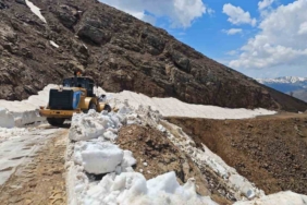 kulptaki-cig-ve-heyelan-sonrasi-yol-onarimlari-devam-ediyor-zD3ja5SB.jpg