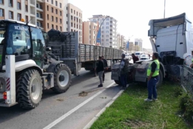 malatyada-cekicinin-refuje-cikmasi-sonucu-trafik-durduruldu-FResfjkC.jpg