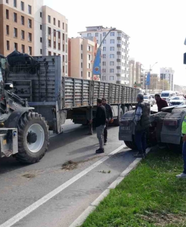 malatyada-cekicinin-refuje-cikmasi-sonucu-trafik-durduruldu-FResfjkC.jpg