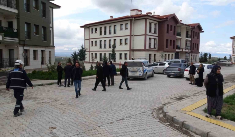 malatyada-ev-yangininda-3-kisi-dumandan-etkilendi-ZGcI2jxg.jpg