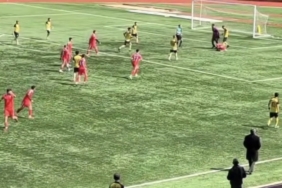 mardinde-penalti-sonrasi-kavga-futbolcu-tutuklandi-MjZZGpSj.jpg