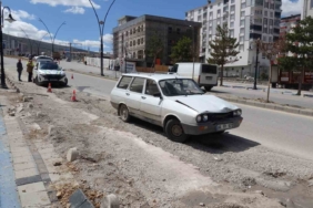 otomobil-ve-kamyonetin-carpismasi-1-kisi-yaralandi-ebzyf24V.jpg