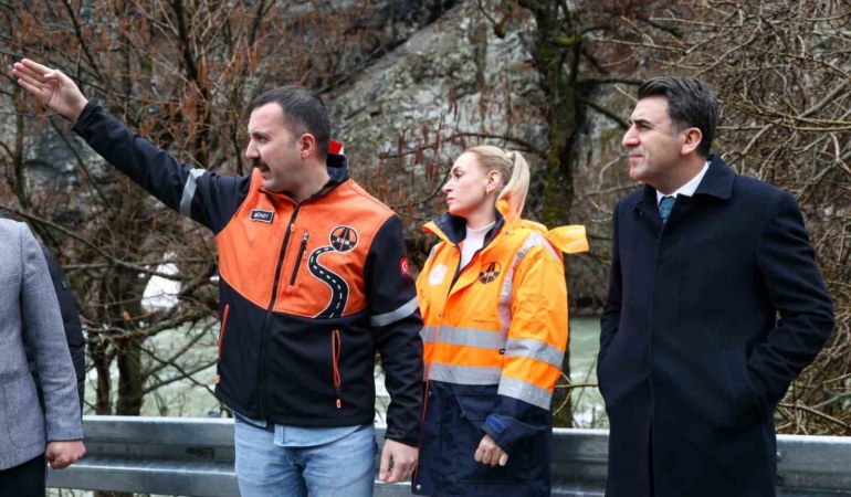 ovacik-yolundaki-tehlikeli-virajlar-genisletiliyor-yeni-duzenlemeler-basladi-i5W5T5hF.jpg