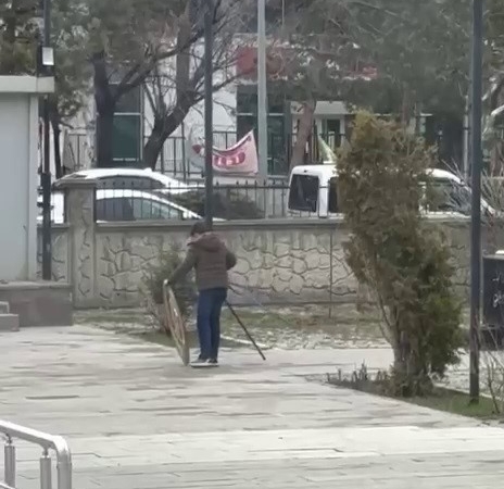 ruzg-rin-devirip-gencin-yerine-koydugu-polis-celengi-NspUDW5M.jpg