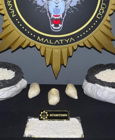 seker-cuvallarinda-ele-gecirilen-3-kilo-uyusturucu-skandali-M7b83Kt5.jpg