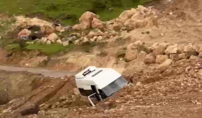 siirtte-heyelan-faciasi-minibus-kayip-pddcYYgO.jpg