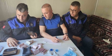 zabita-tarafindan-bulunan-para-ve-altin-sahibine-teslim-edildi-sasirtici-gelisme-XCSHJNcF.jpg