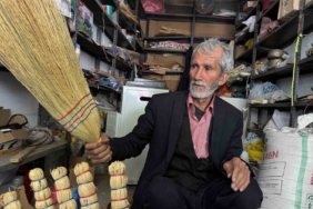 31-yildir-supurge-uretimi-ile-gecimini-saglayan-usta-4dDQ126a.jpg
